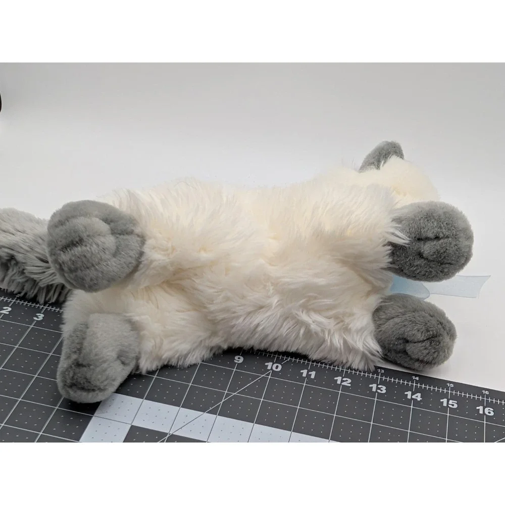 Showtime White Gray Cat Plush‎ Kitten Mandalay Resorts 2004 7 Inch Tall Stuffed